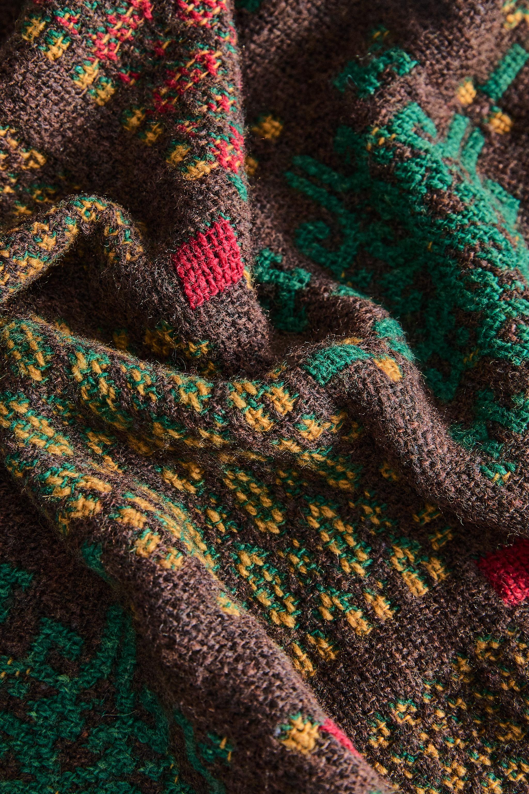 GEOMETRIC KNIT CHRISTMAS BLANKET